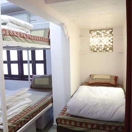 The Mama Hotel - Rooms And Dormitory Udaipur Bagian luar foto