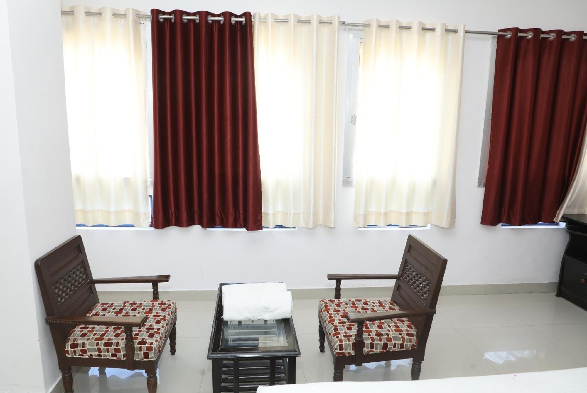 The Mama Hotel - Rooms And Dormitory Udaipur Bagian luar foto