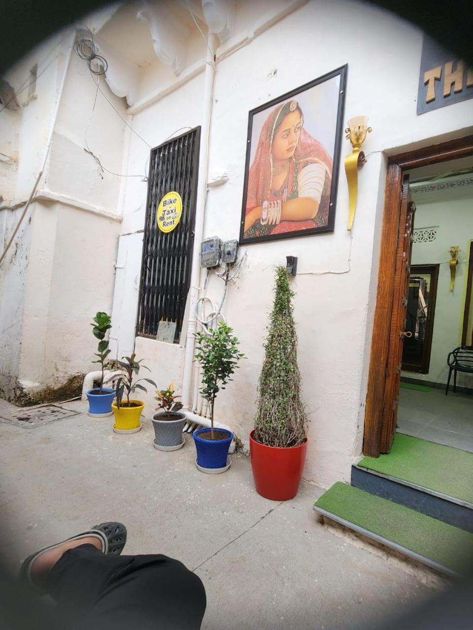 The Mama Hotel - Rooms And Dormitory Udaipur Bagian luar foto