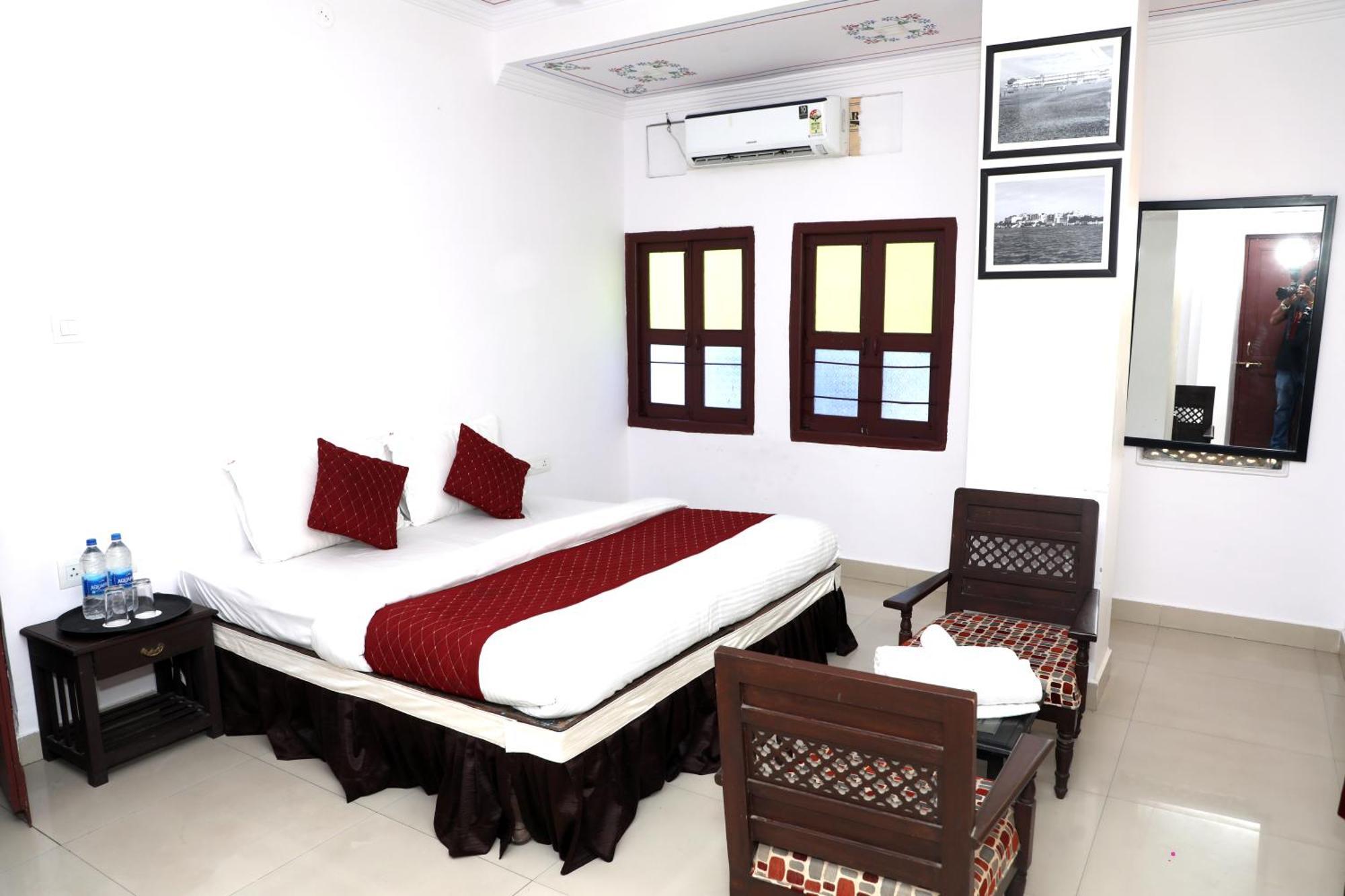 The Mama Hotel - Rooms And Dormitory Udaipur Bagian luar foto