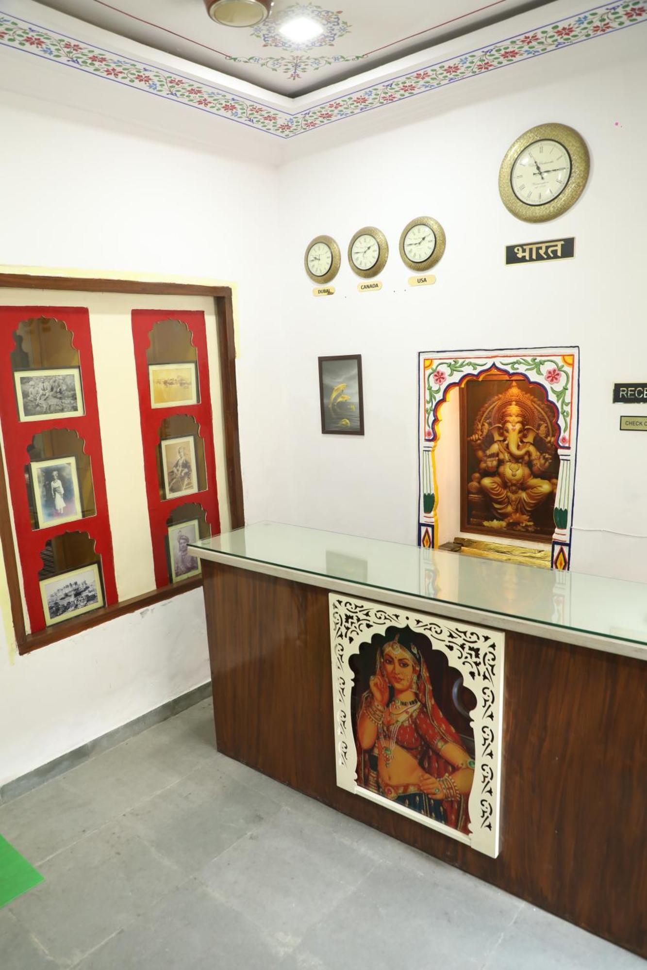 The Mama Hotel - Rooms And Dormitory Udaipur Bagian luar foto