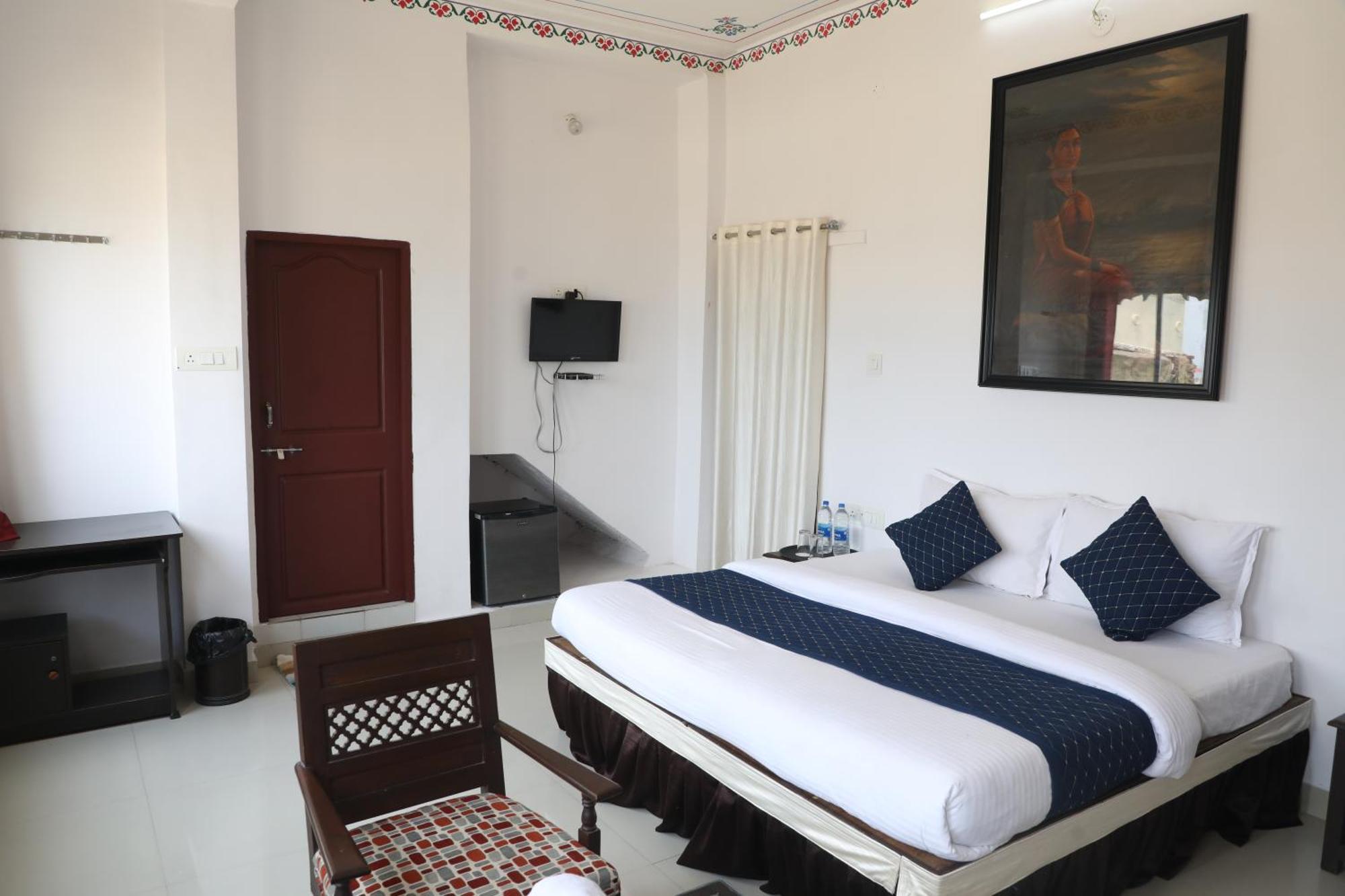 The Mama Hotel - Rooms And Dormitory Udaipur Bagian luar foto